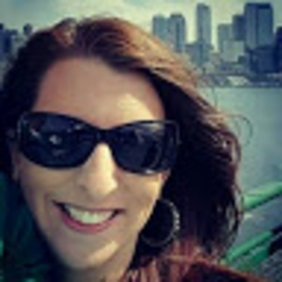 Meet your Posher, Gwen - Picture 1 of 1